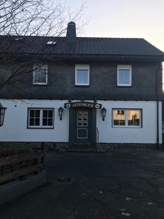 Haus Astenblick In Winterberg Fuer Bis Zu 35 Personen Fuer Wanderveranstaltungen Und Familienfeiern Kültér fotó