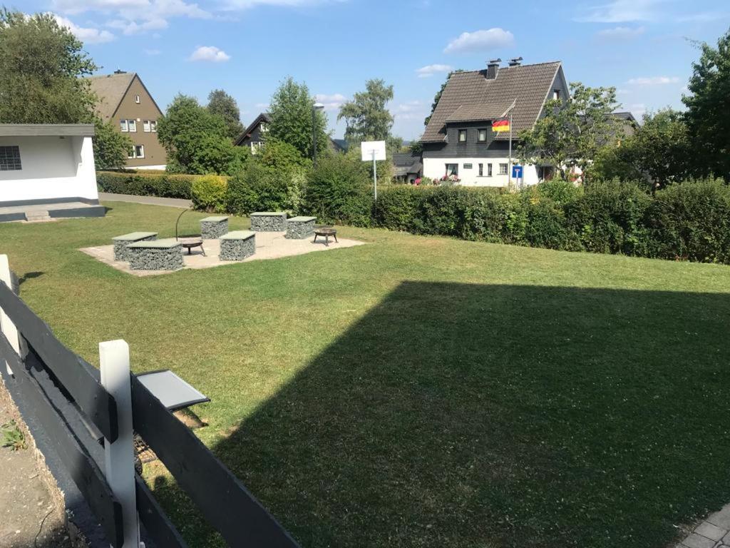 Haus Astenblick In Winterberg Fuer Bis Zu 35 Personen Fuer Wanderveranstaltungen Und Familienfeiern Kültér fotó