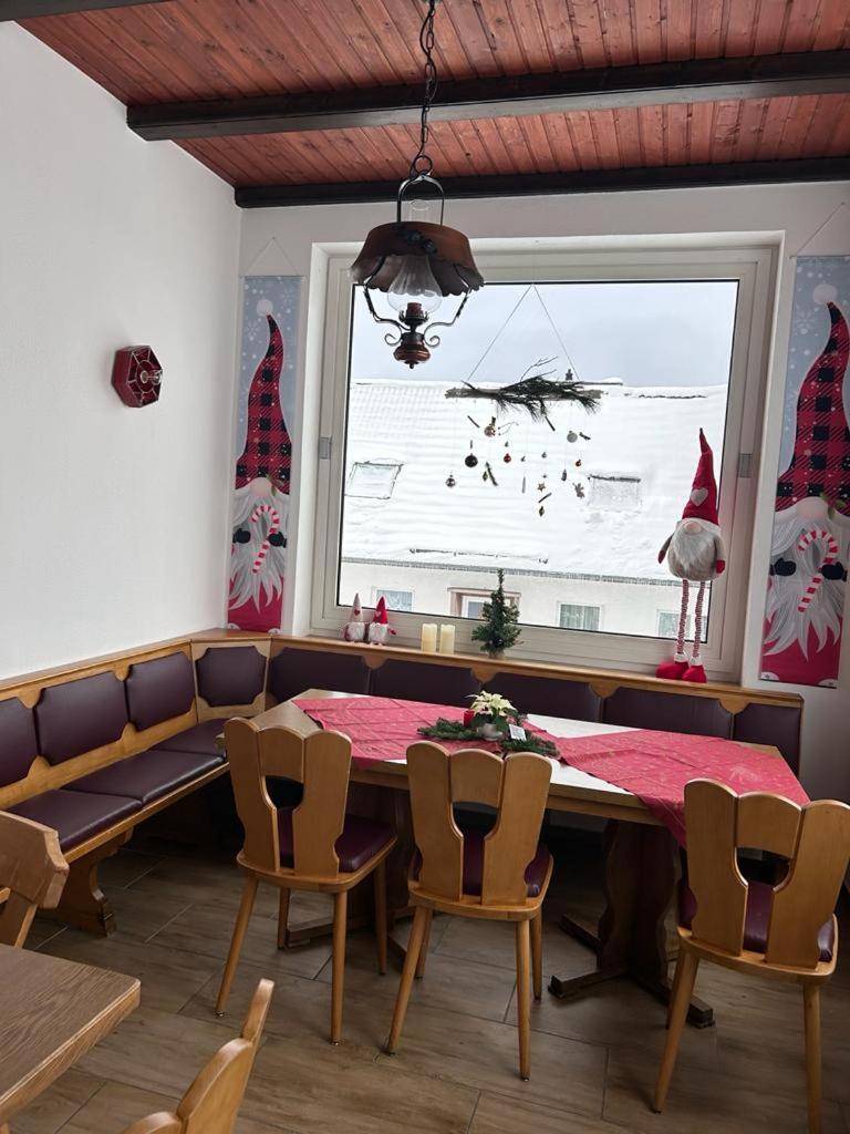 Haus Astenblick In Winterberg Fuer Bis Zu 35 Personen Fuer Wanderveranstaltungen Und Familienfeiern Kültér fotó