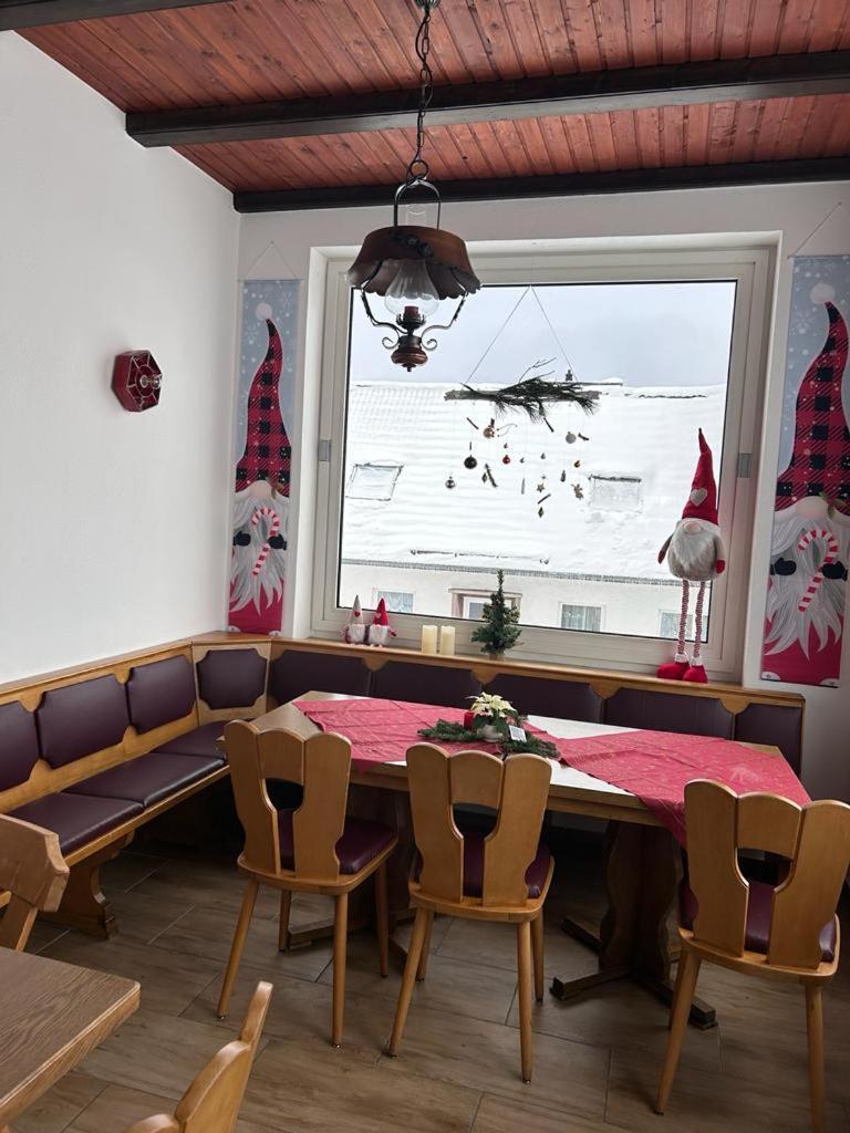 Haus Astenblick In Winterberg Fuer Bis Zu 35 Personen Fuer Wanderveranstaltungen Und Familienfeiern Kültér fotó