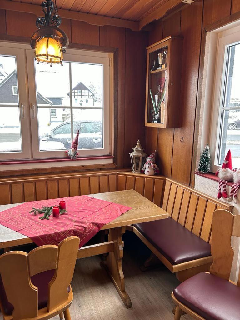 Haus Astenblick In Winterberg Fuer Bis Zu 35 Personen Fuer Wanderveranstaltungen Und Familienfeiern Kültér fotó